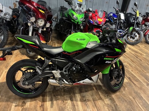2022 Kawasaki Ninja 650 KRT Edition — photo 1 of 11