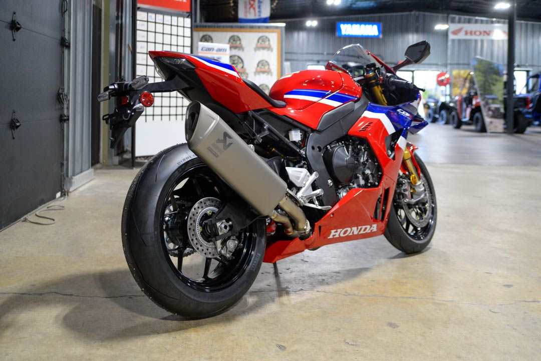 2026 Honda CBR1000RR-R Fireblade SP 4