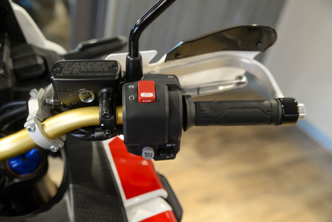 2025 Honda Africa Twin Adventure Sports ES 9