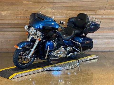 2018 Harley-Davidson 115th Anniversary Ultra Limited in Salem, Oregon - Photo 4
