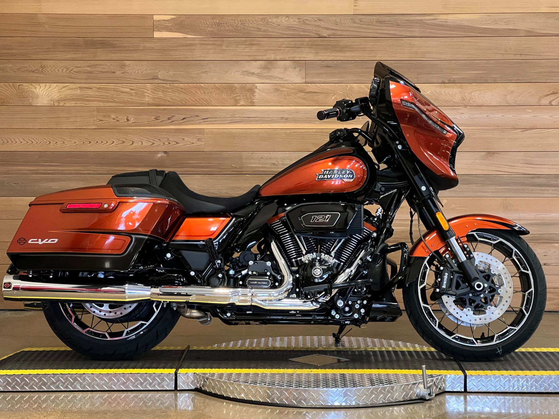 2023 Harley-Davidson CVO™ Street Glide® in Salem, Oregon - Photo 1