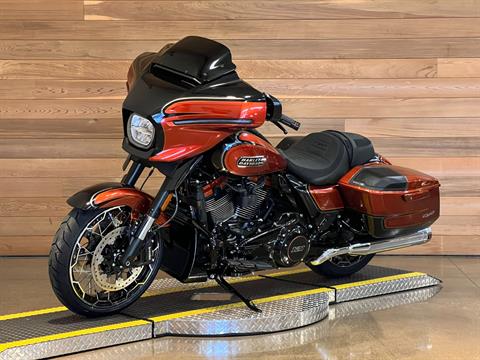 2023 Harley-Davidson CVO™ Street Glide® in Salem, Oregon - Photo 4