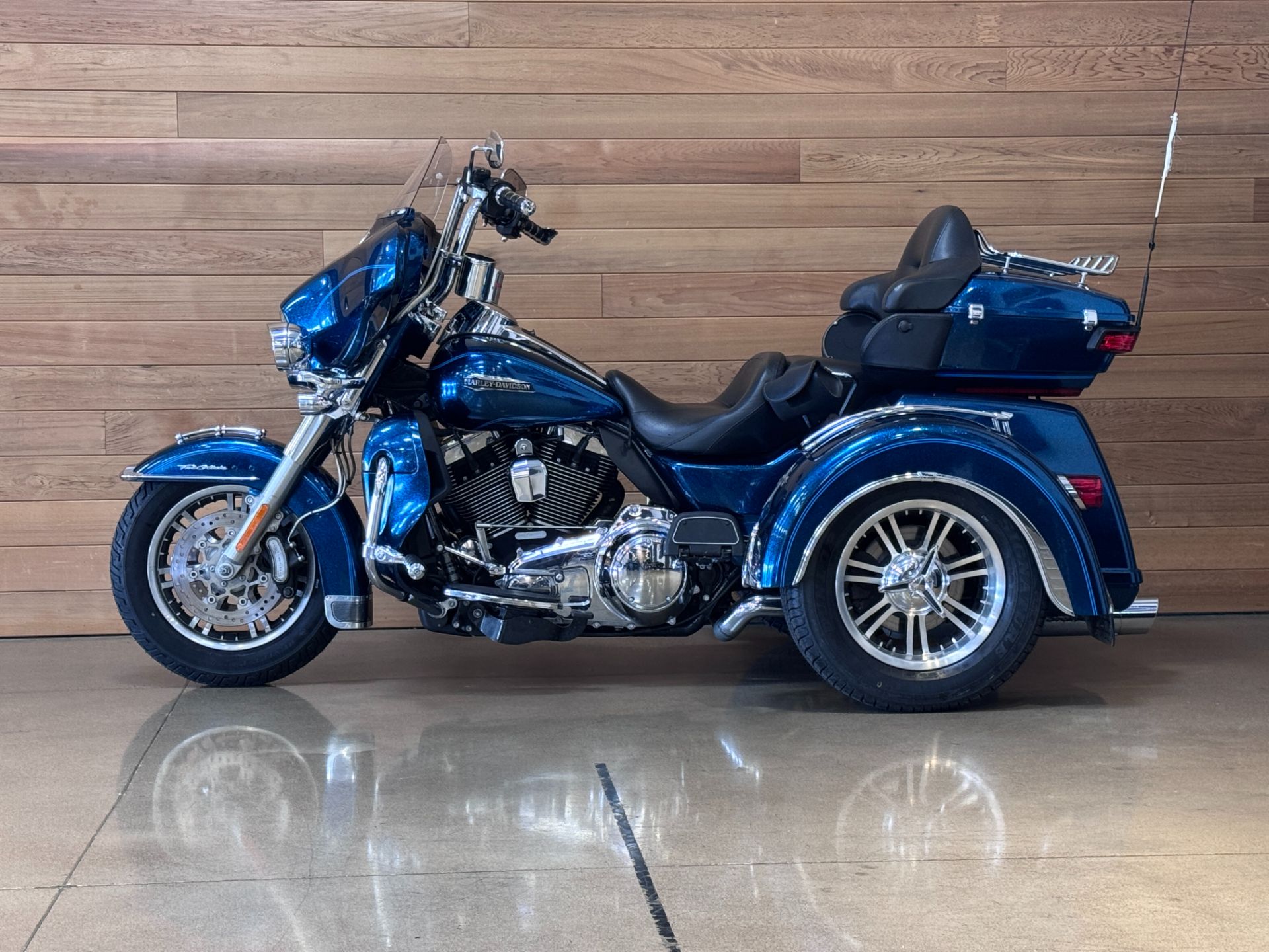 2015 Harley-Davidson Tri Glide® Ultra in Salem, Oregon - Photo 5