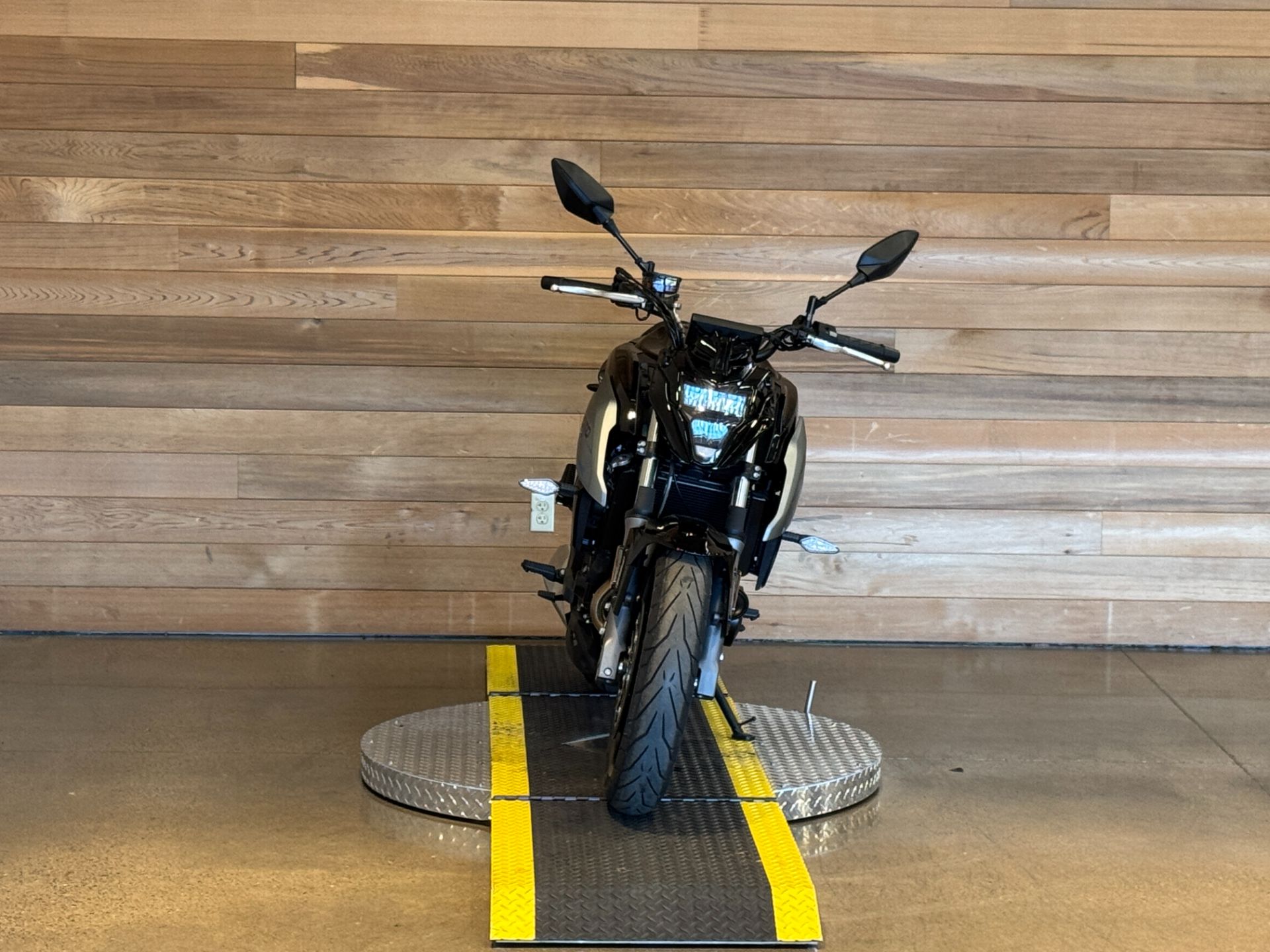 2022 CFMOTO 650NK in Salem, Oregon - Photo 3