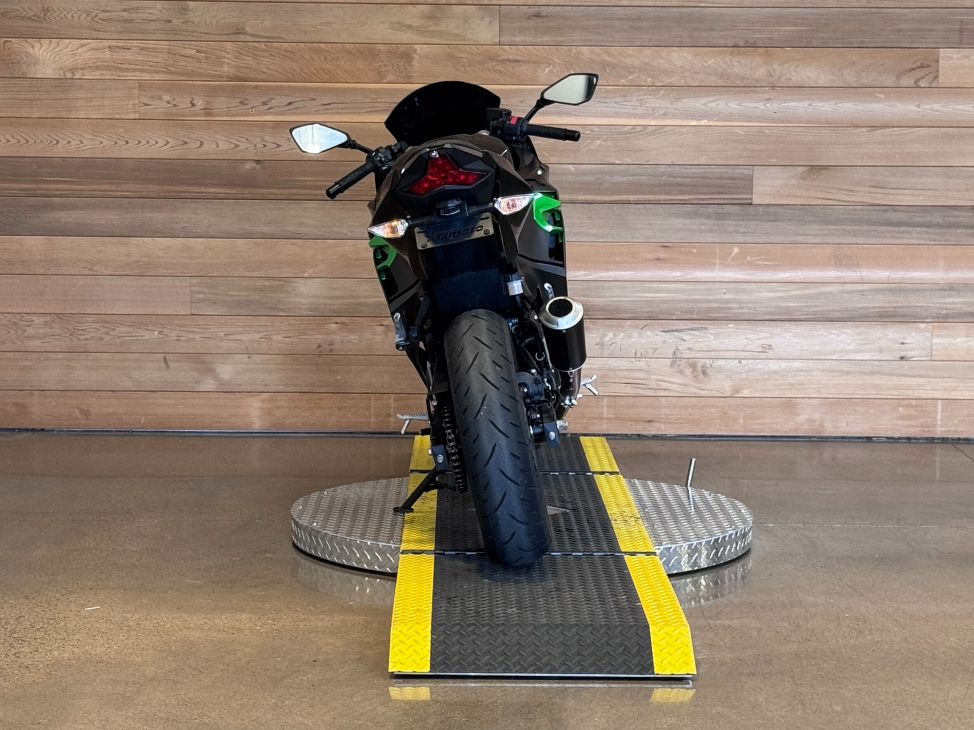 2023 Kawasaki Ninja 400 ABS in Salem, Oregon - Photo 6
