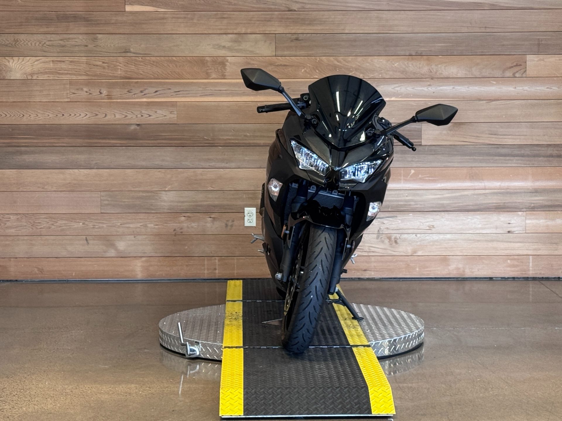 2023 Kawasaki Ninja 400 ABS in Salem, Oregon - Photo 3
