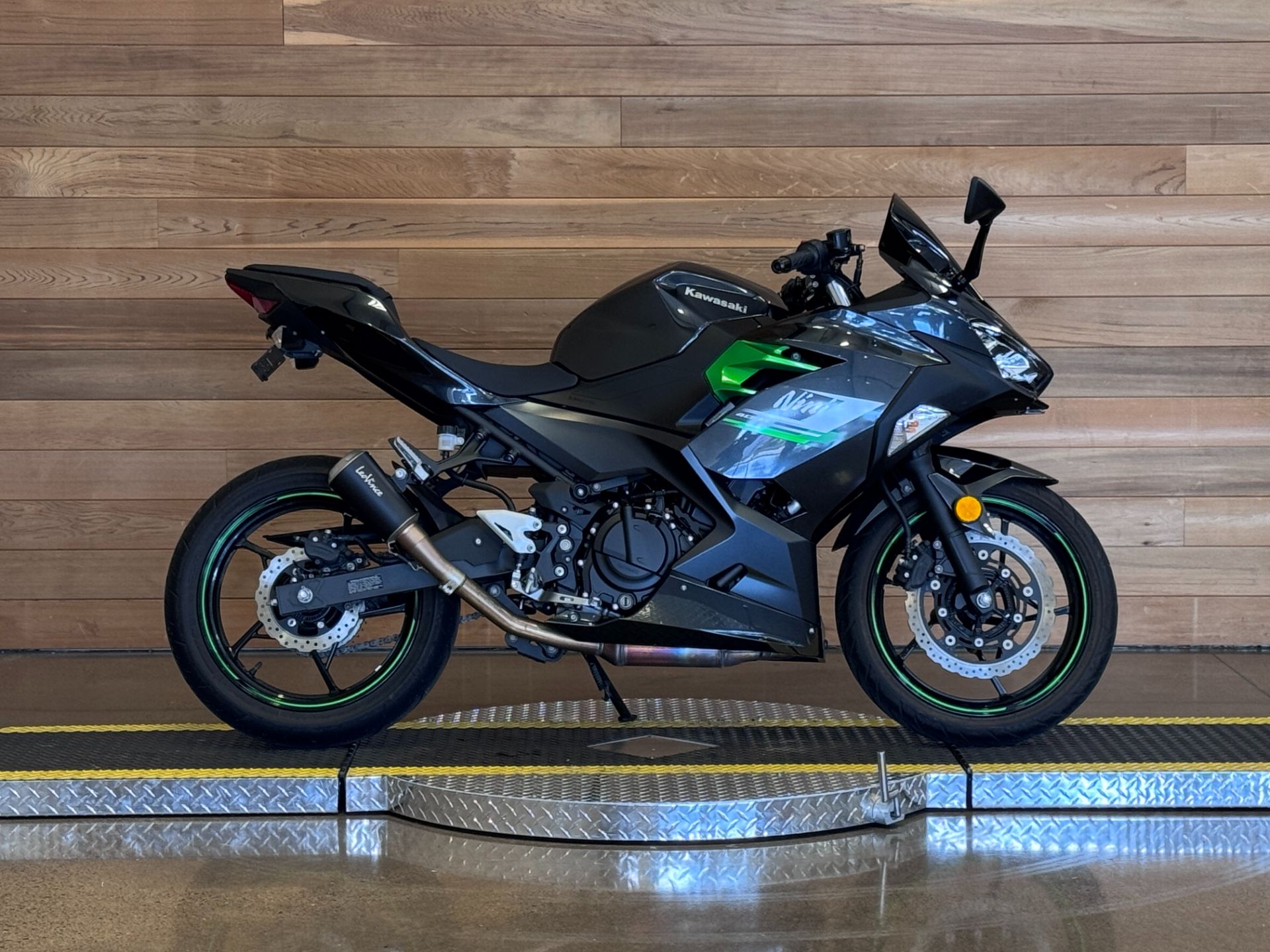2023 Kawasaki Ninja 400 ABS in Salem, Oregon - Photo 1