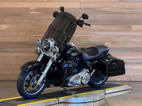 2015 Harley-Davidson Road King® in Salem, Oregon - Photo 4