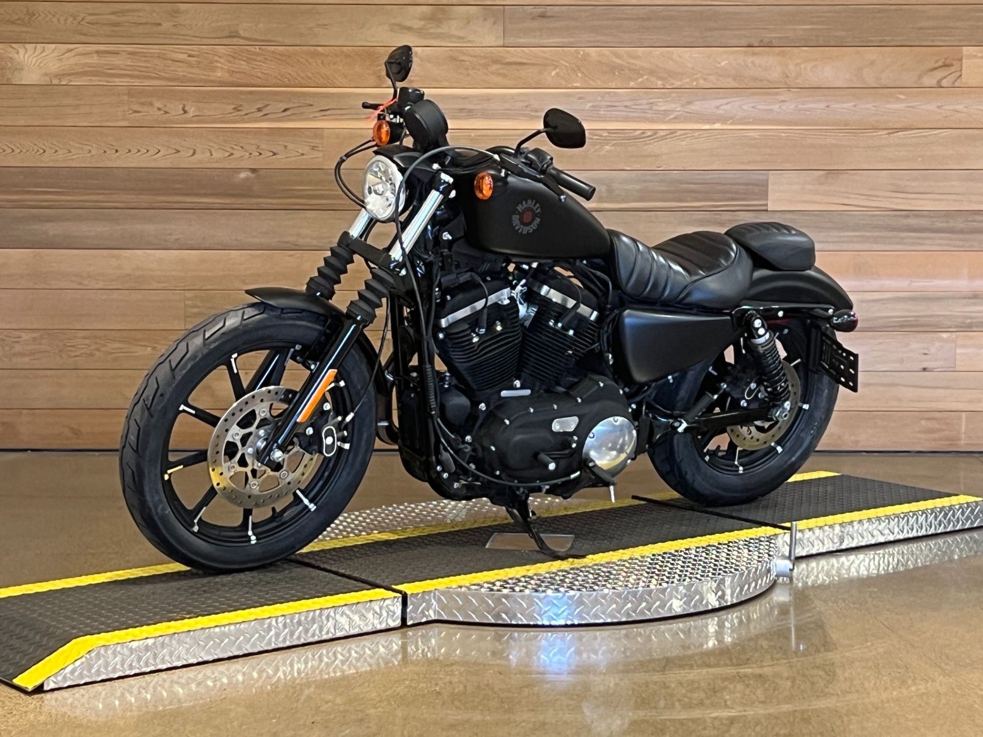 2020 Harley-Davidson Iron 883™ in Salem, Oregon - Photo 4