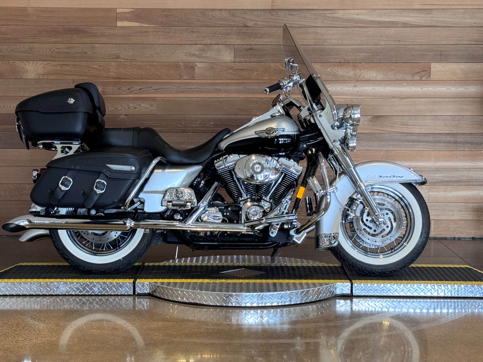 2003 Harley-Davidson FLHRCI Road King® Classic in Salem, Oregon - Photo 1