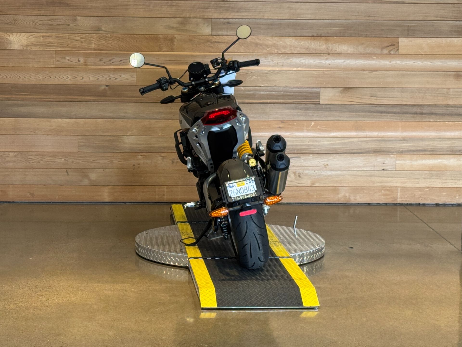 2023 Indian Motorcycle FTR R Carbon in Salem, Oregon - Photo 6