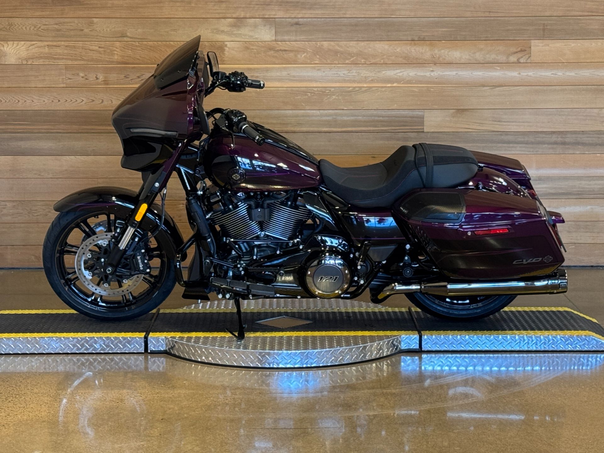 2025 Harley-Davidson CVO™ Street Glide® in Salem, Oregon - Photo 5