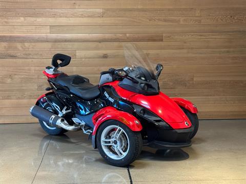 2009 Can-Am Spyder™ GS Roadster with SE5 Transmission (semi auto) in Salem, Oregon - Photo 2