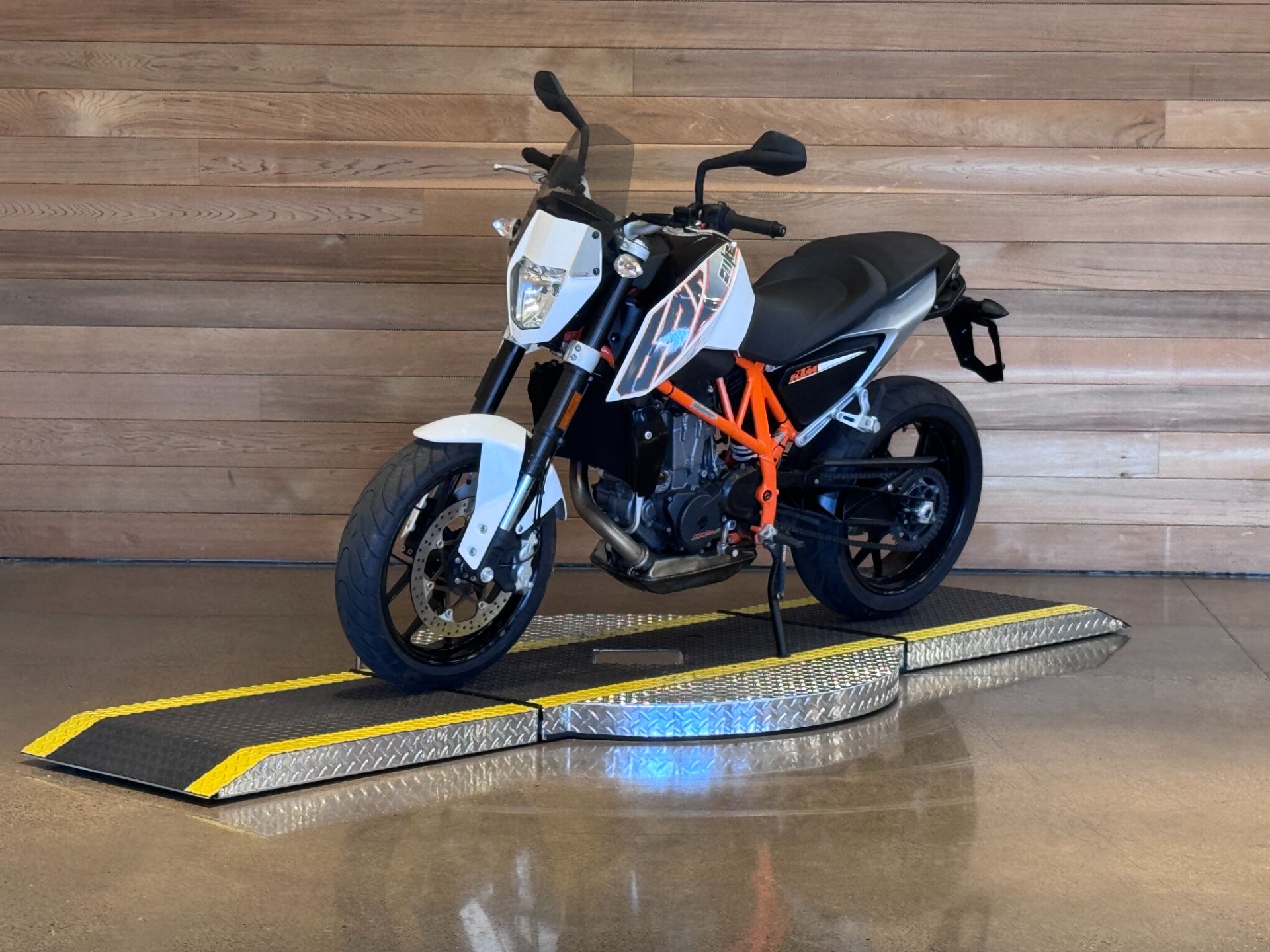 2013 KTM 690 Duke in Salem, Oregon - Photo 4