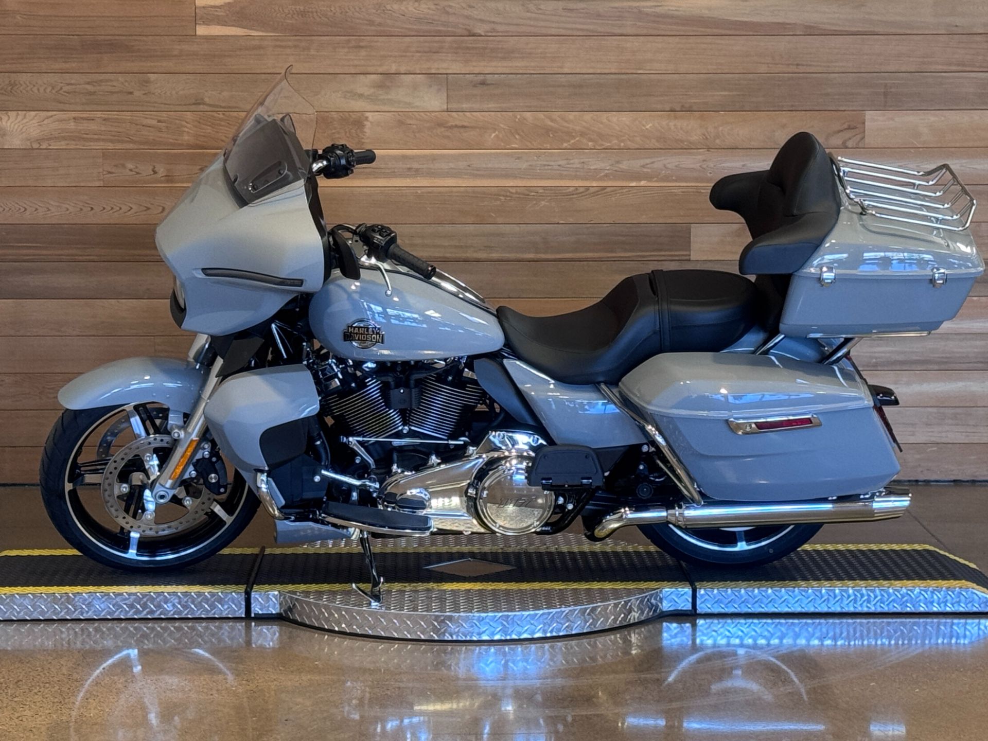 2025 Harley-Davidson Street Glide® Ultra in Salem, Oregon - Photo 5