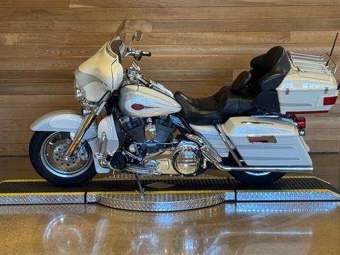 2008 Harley-Davidson CVO™ Screamin' Eagle® Ultra Classic® Electra Glide® in Salem, Oregon - Photo 5