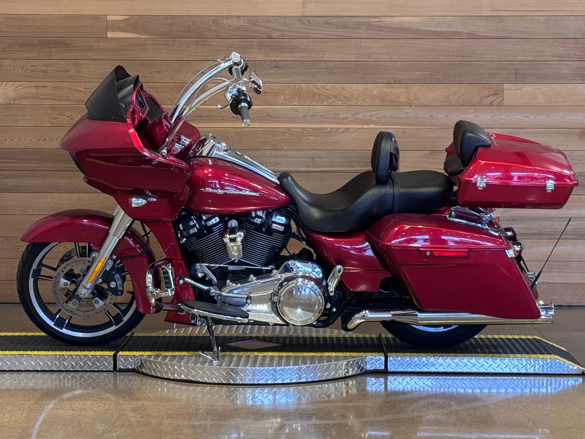 2019 Harley-Davidson Road Glide® in Salem, Oregon - Photo 5