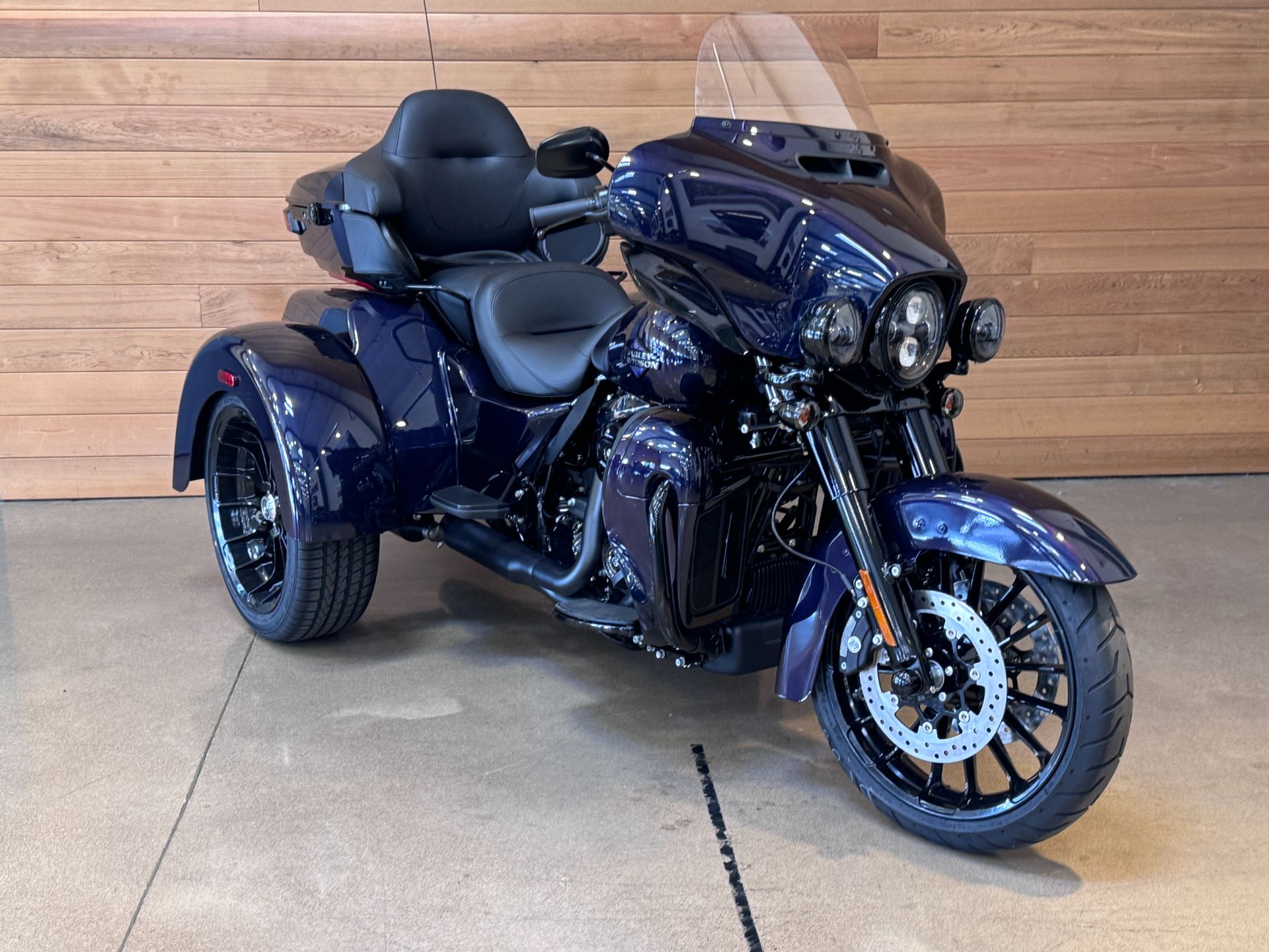 2025 Harley-Davidson Tri Glide® Ultra in Salem, Oregon - Photo 2