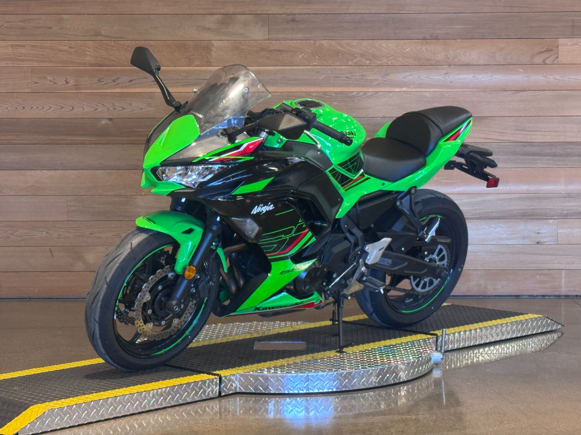 2024 Kawasaki Ninja 650 KRT Edition ABS in Salem, Oregon - Photo 4