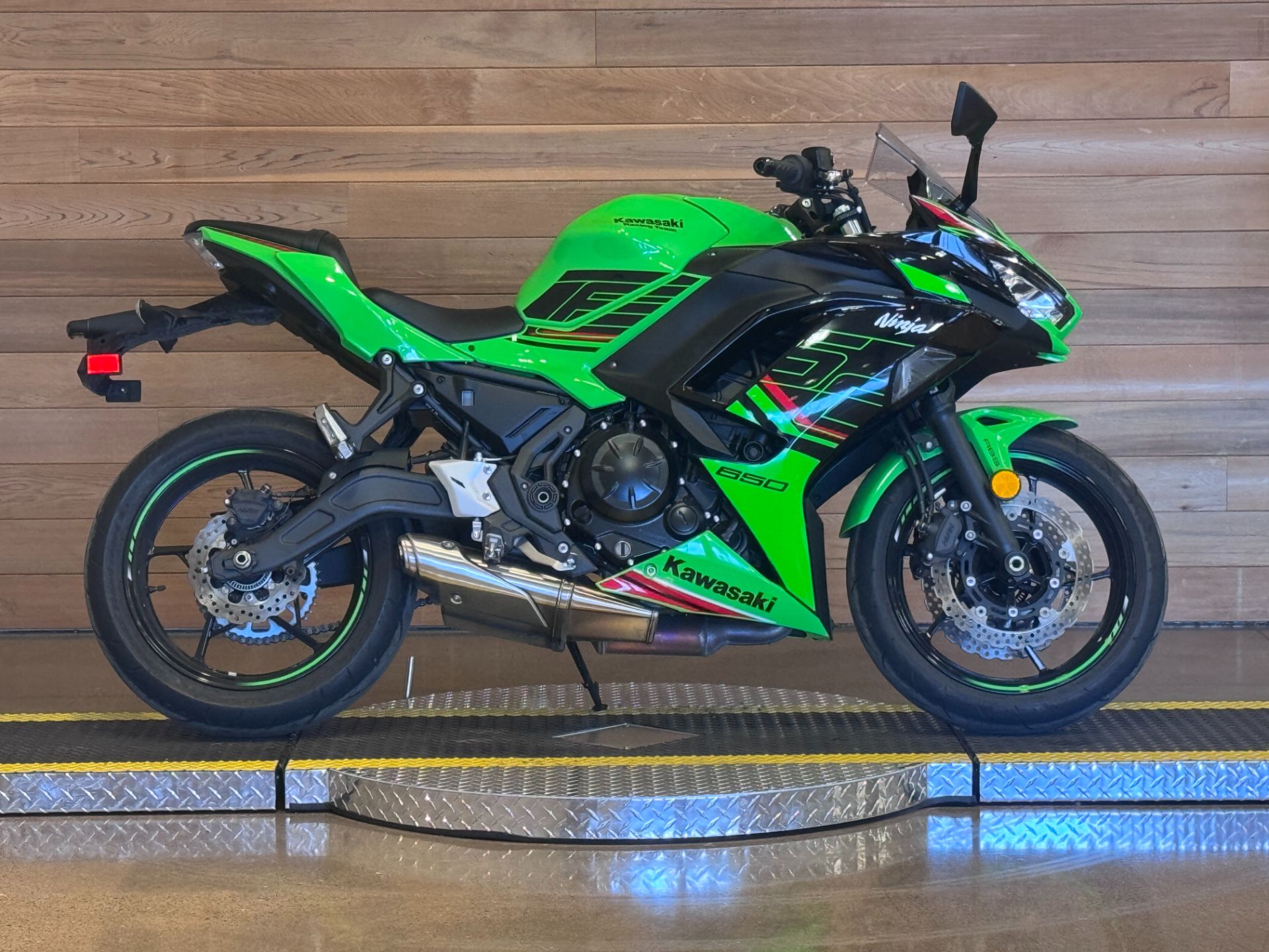 2024 Kawasaki Ninja 650 KRT Edition ABS in Salem, Oregon - Photo 1