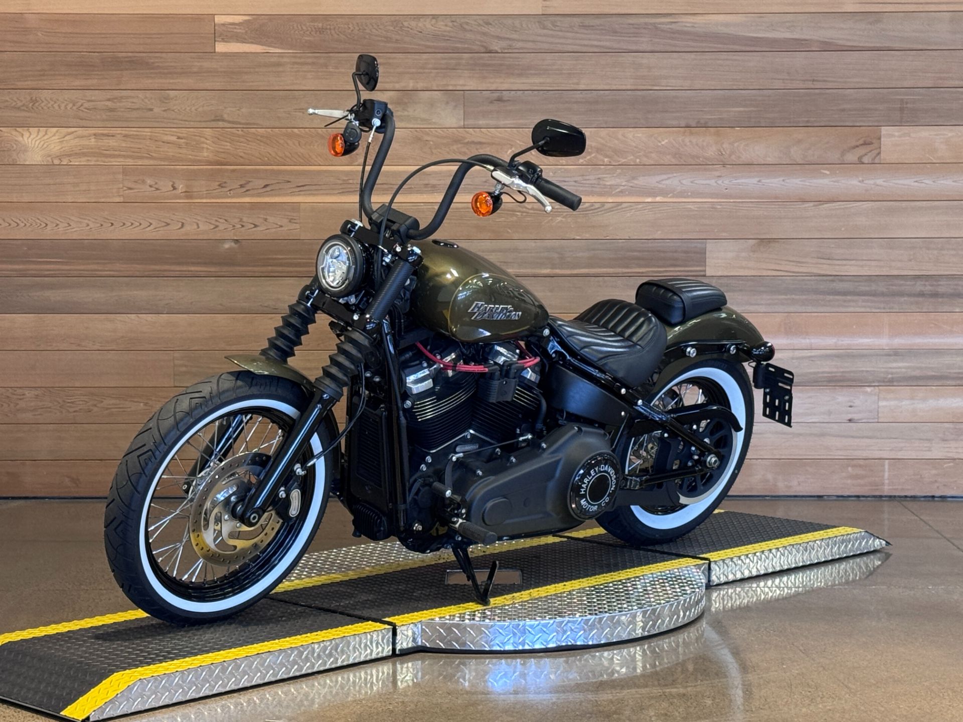2018 Harley-Davidson Street Bob® 107 in Salem, Oregon - Photo 4