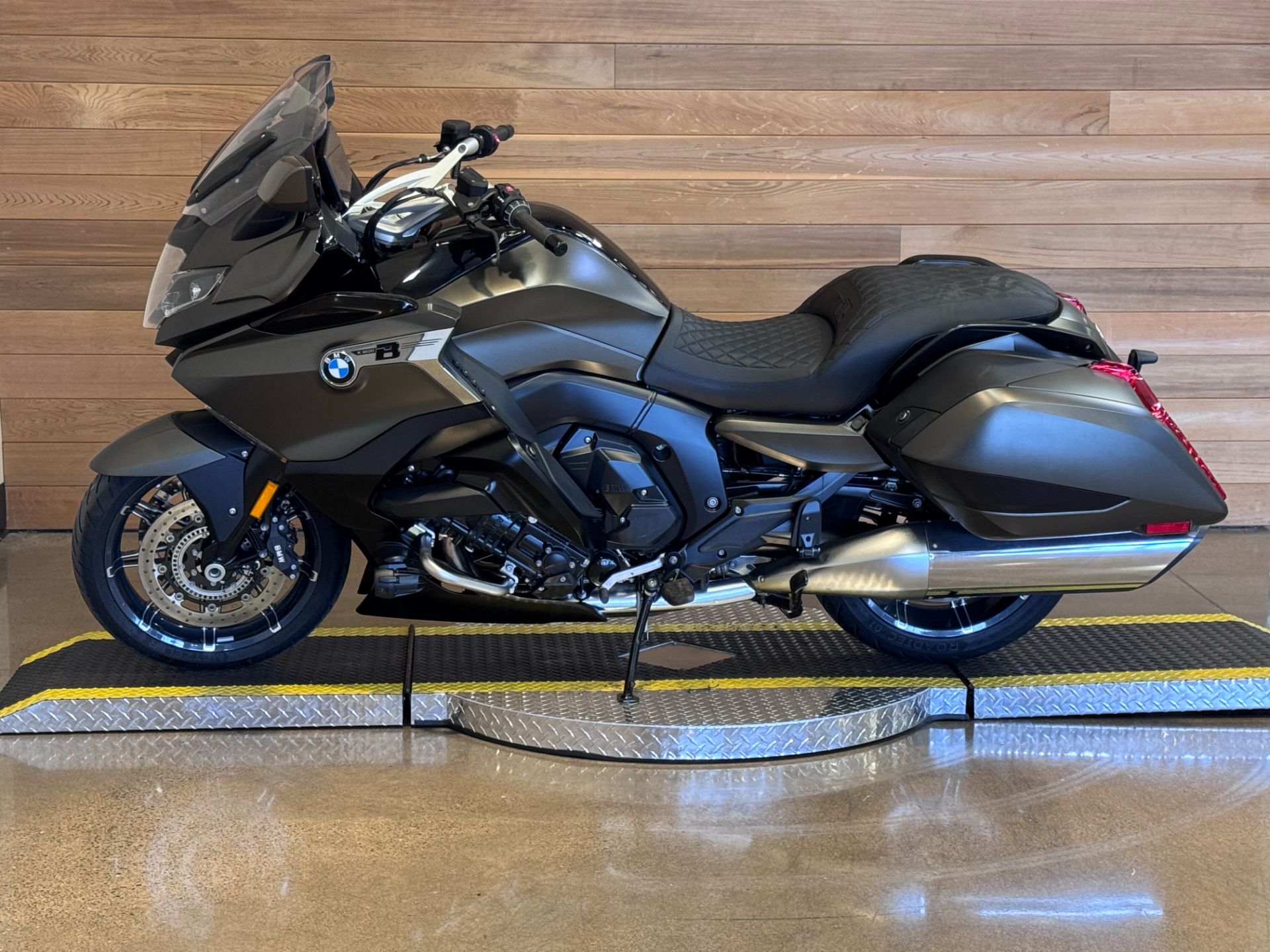 2023 BMW K 1600 B in Salem, Oregon - Photo 5