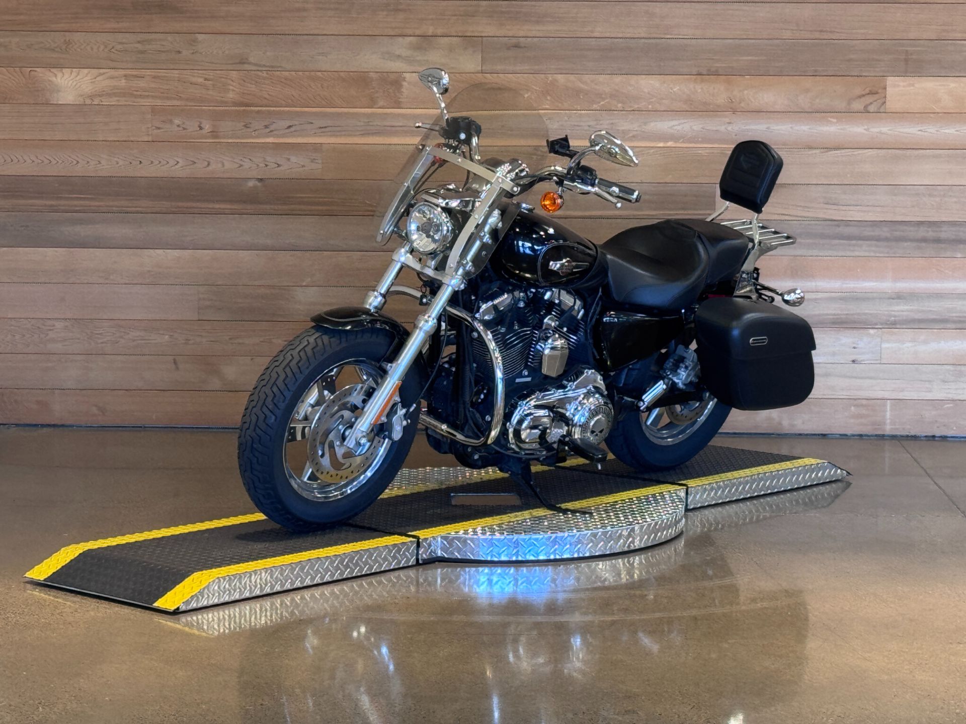 2014 Harley-Davidson 1200 Custom in Salem, Oregon - Photo 4