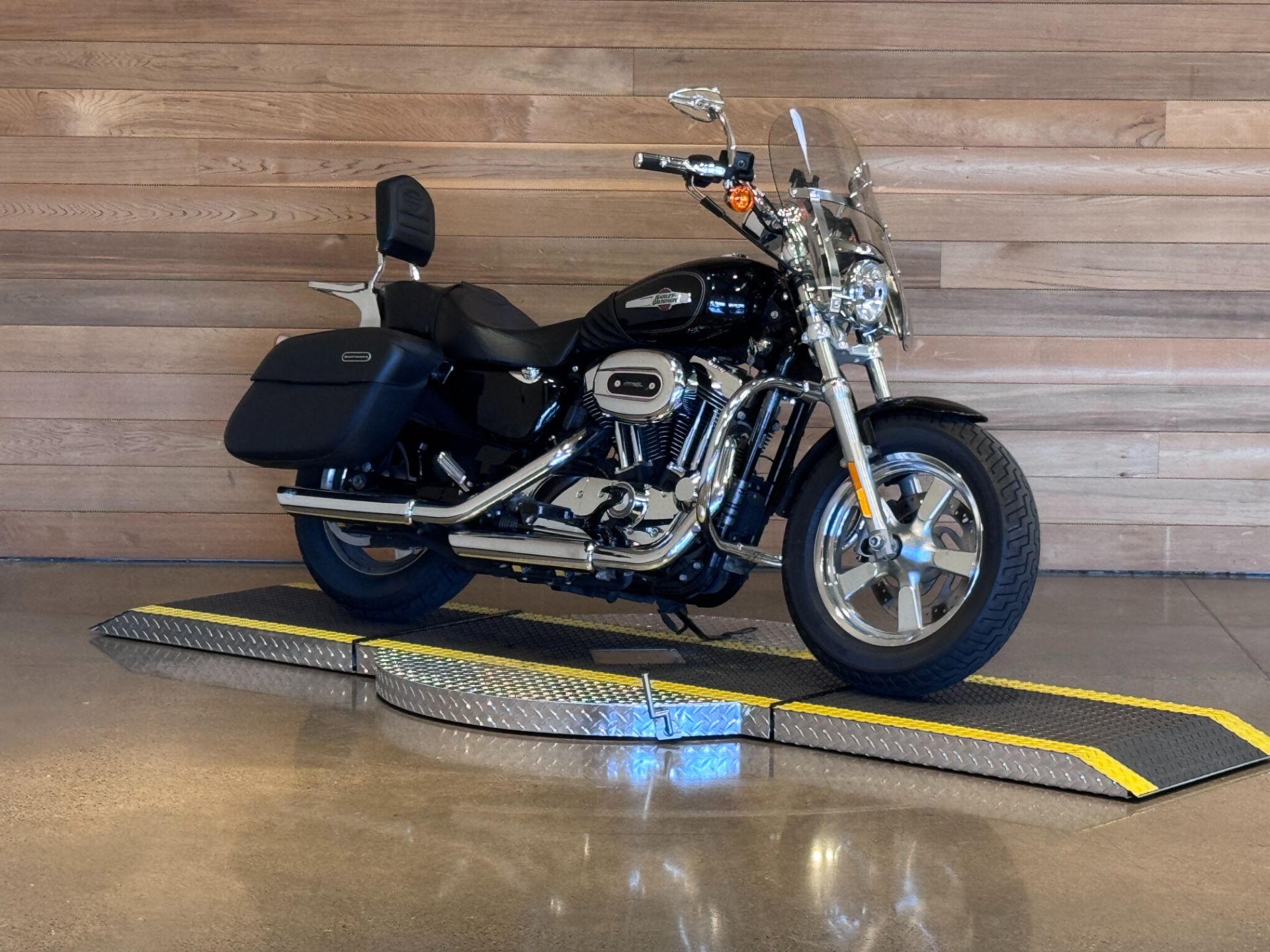 2014 Harley-Davidson 1200 Custom in Salem, Oregon - Photo 2