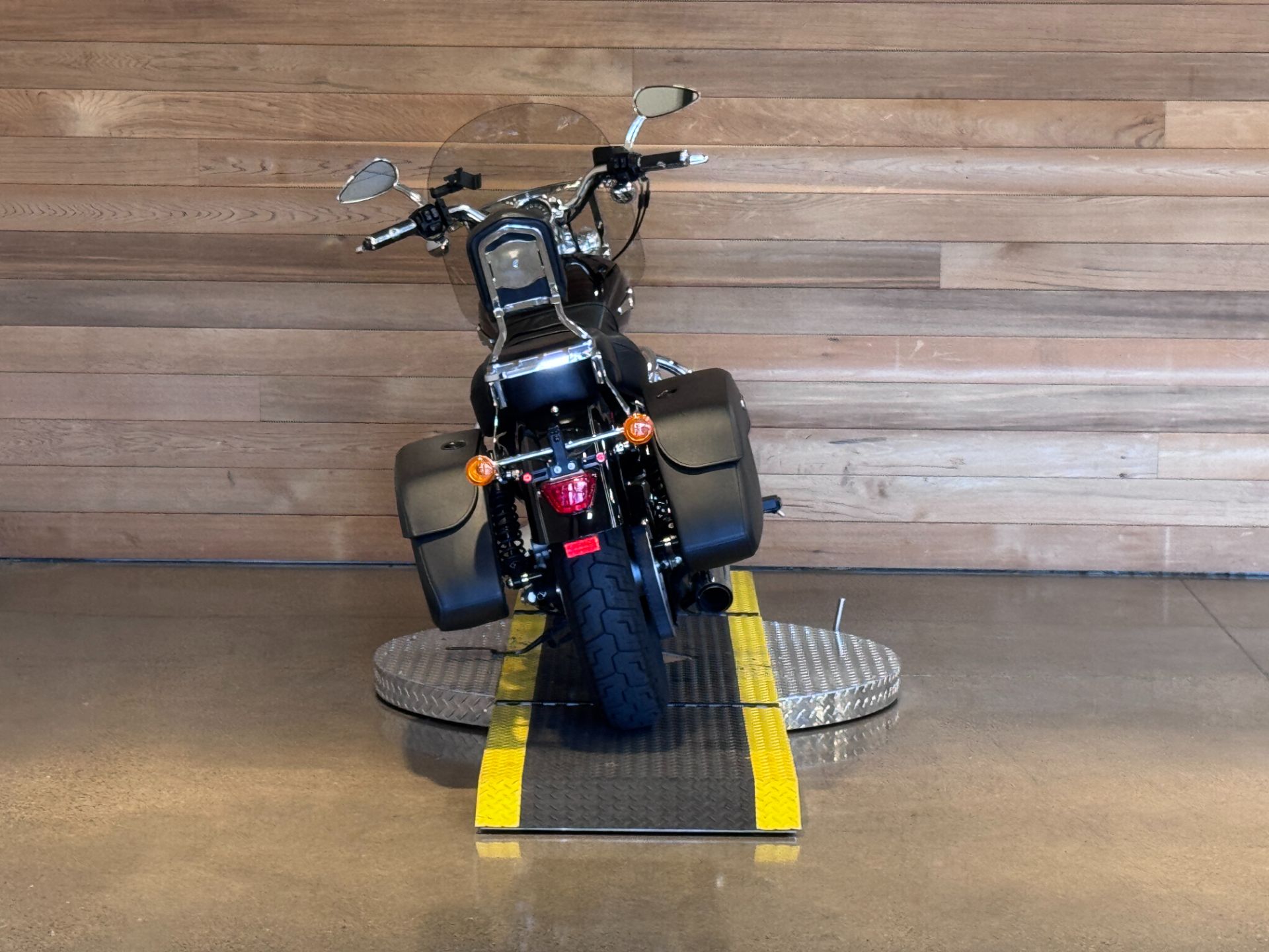 2014 Harley-Davidson 1200 Custom in Salem, Oregon - Photo 6