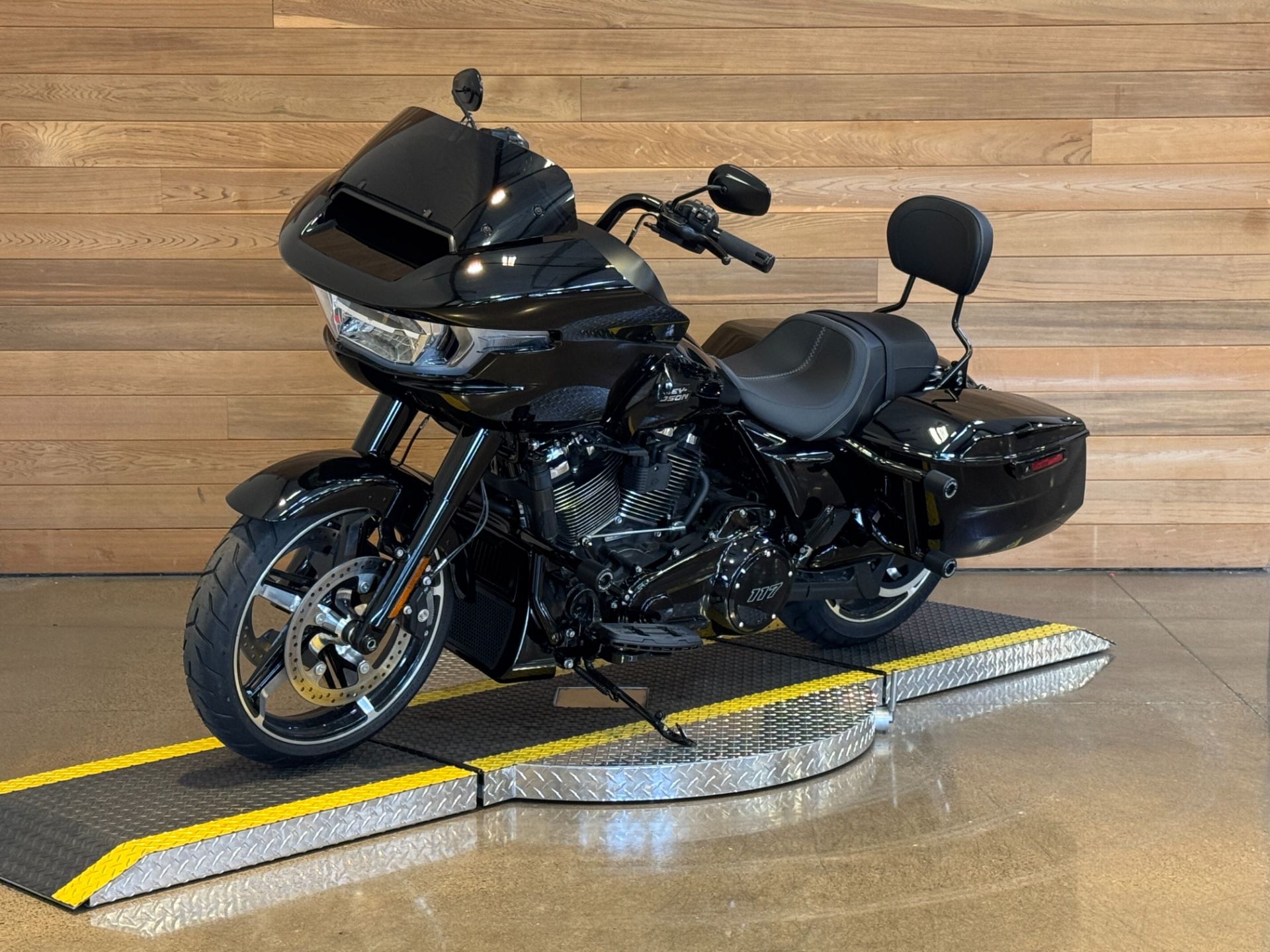 2025 Harley-Davidson Road Glide® in Salem, Oregon - Photo 4