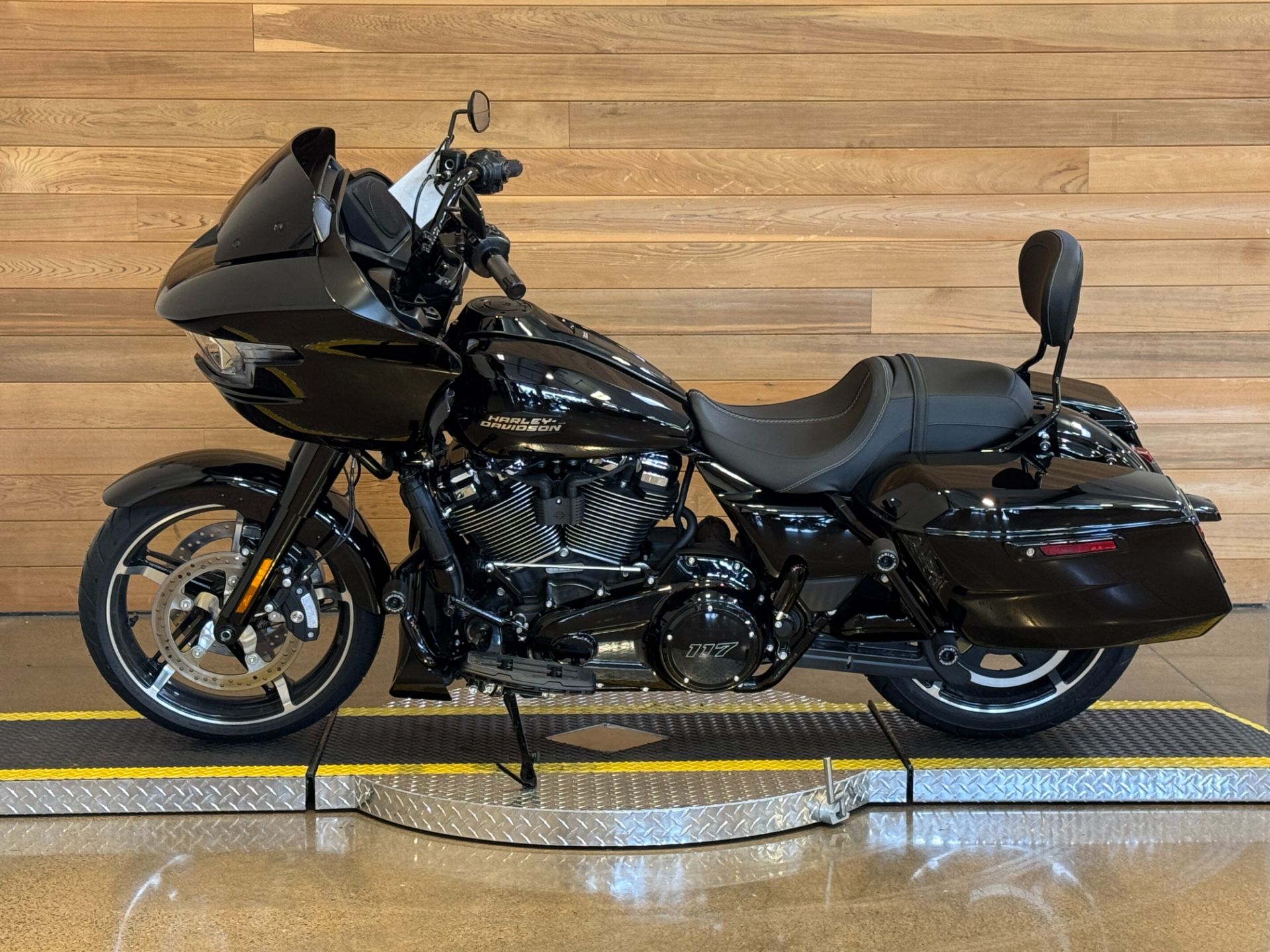 2025 Harley-Davidson Road Glide® in Salem, Oregon - Photo 5