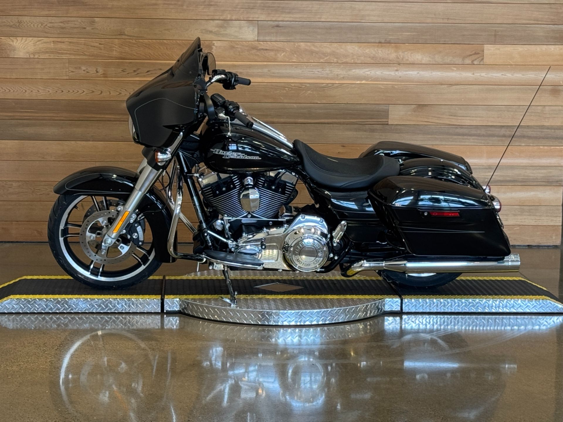 2016 Harley-Davidson Street Glide® Special in Salem, Oregon - Photo 5