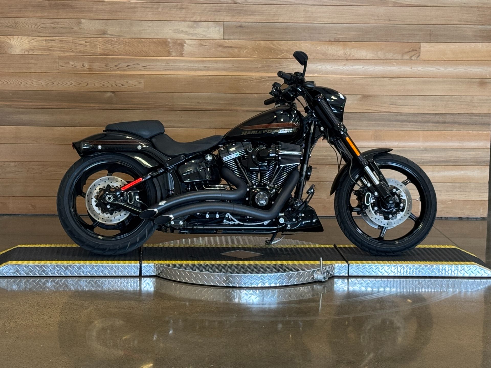 2017 Harley-Davidson CVO™ Pro Street Breakout® in Salem, Oregon - Photo 1