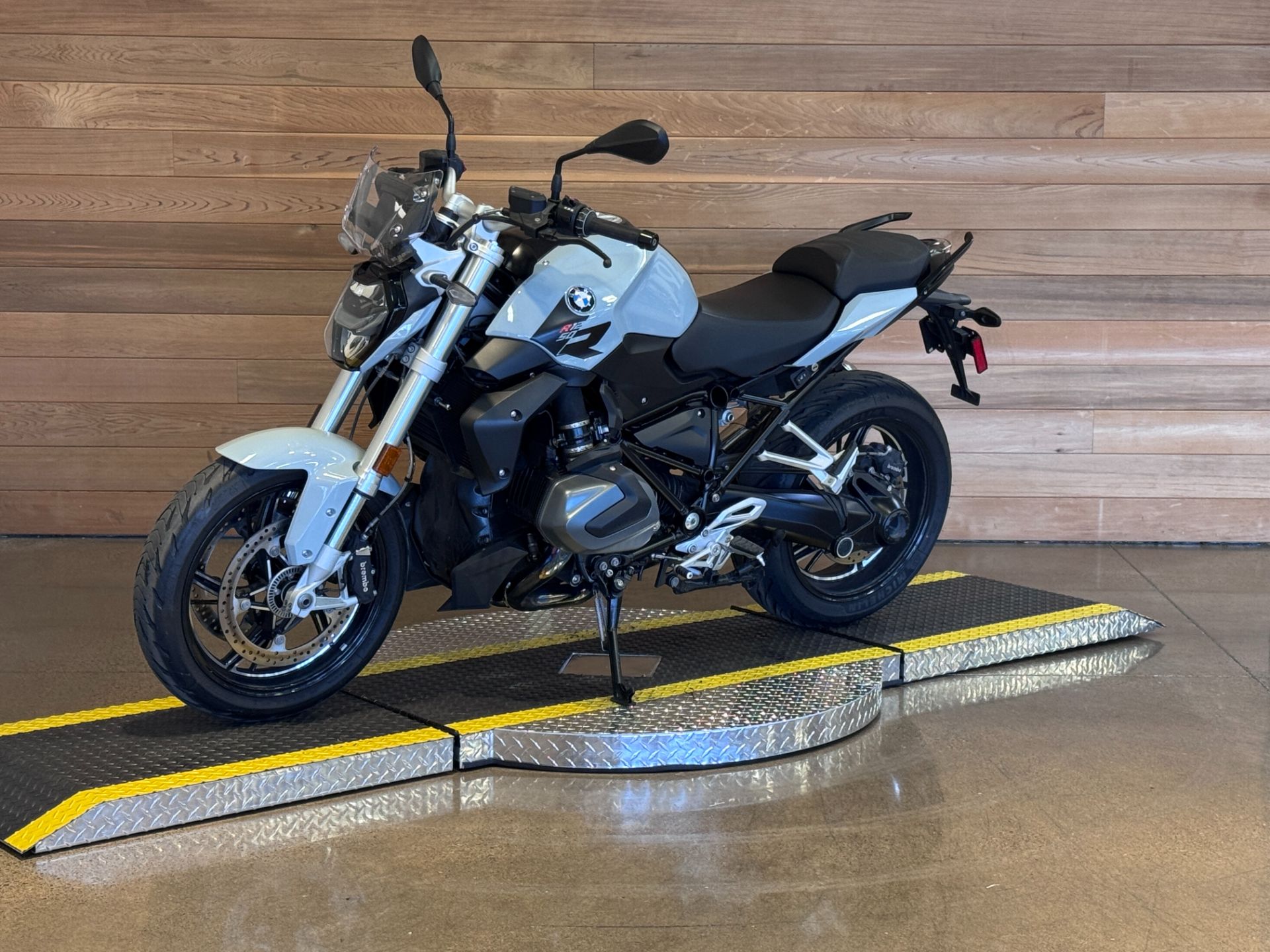 2023 BMW R 1250 R in Salem, Oregon - Photo 4