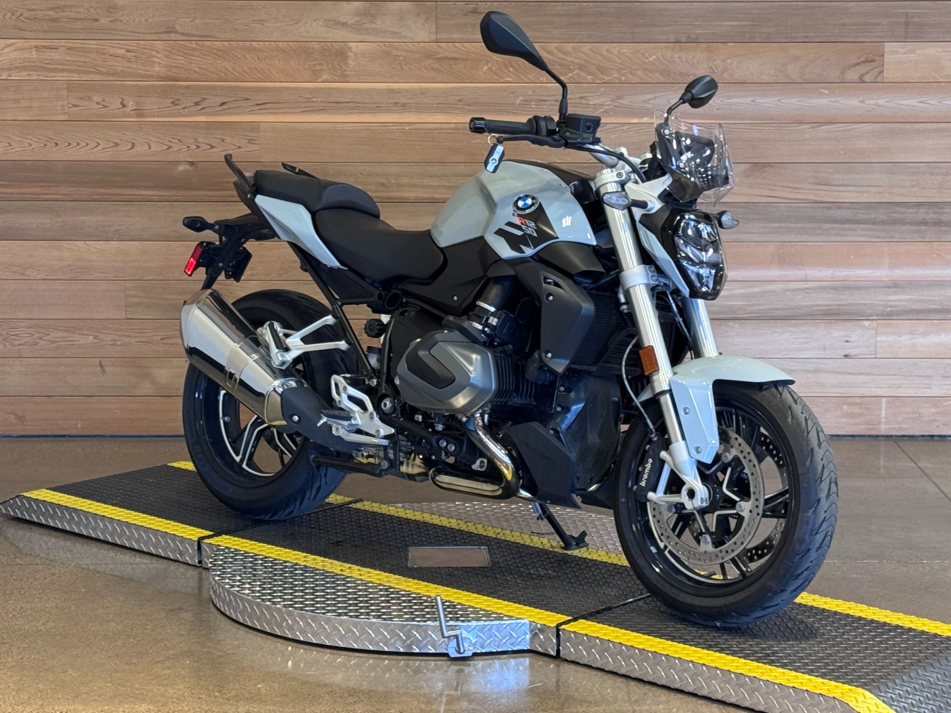 2023 BMW R 1250 R in Salem, Oregon - Photo 2