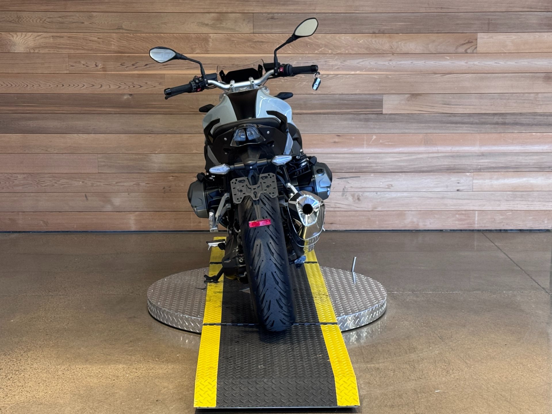 2023 BMW R 1250 R in Salem, Oregon - Photo 6