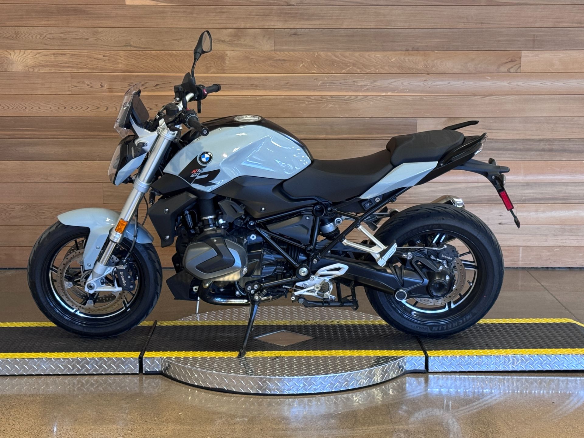 2023 BMW R 1250 R in Salem, Oregon - Photo 5
