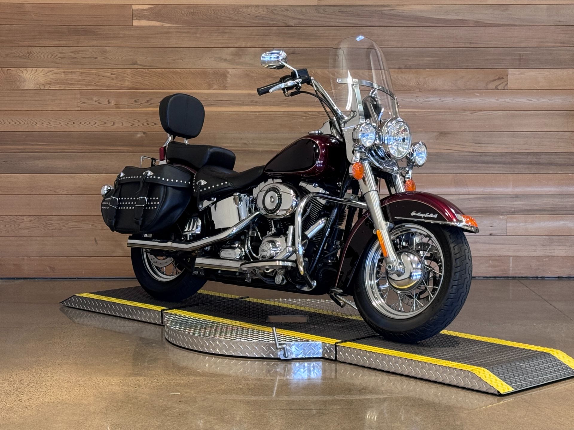 2015 Harley-Davidson Heritage Softail® Classic in Salem, Oregon - Photo 2