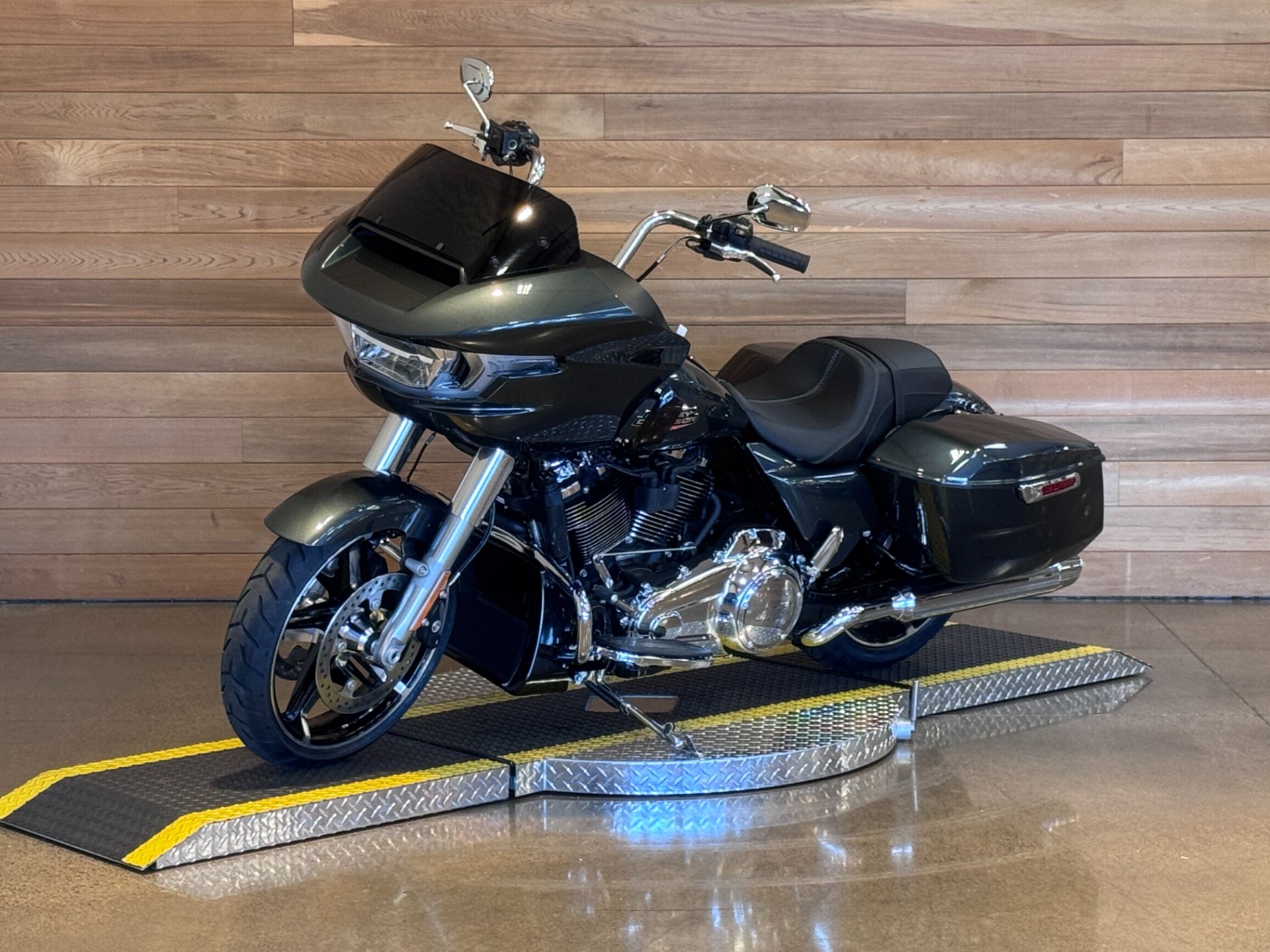 2025 Harley-Davidson Road Glide® in Salem, Oregon - Photo 4