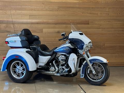 2015 Harley-Davidson Tri Glide® Ultra in Salem, Oregon - Photo 2