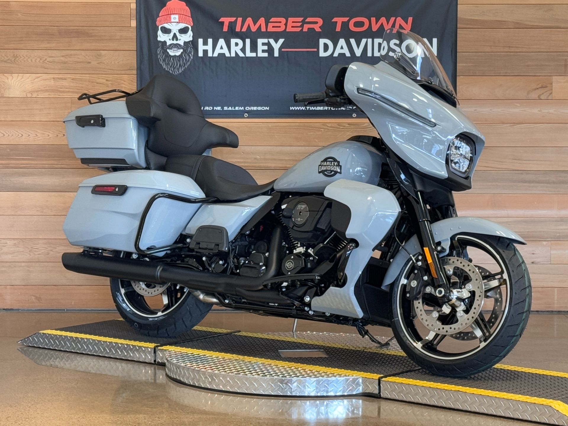 2025 Harley-Davidson Street Glide® Ultra in Salem, Oregon - Photo 2