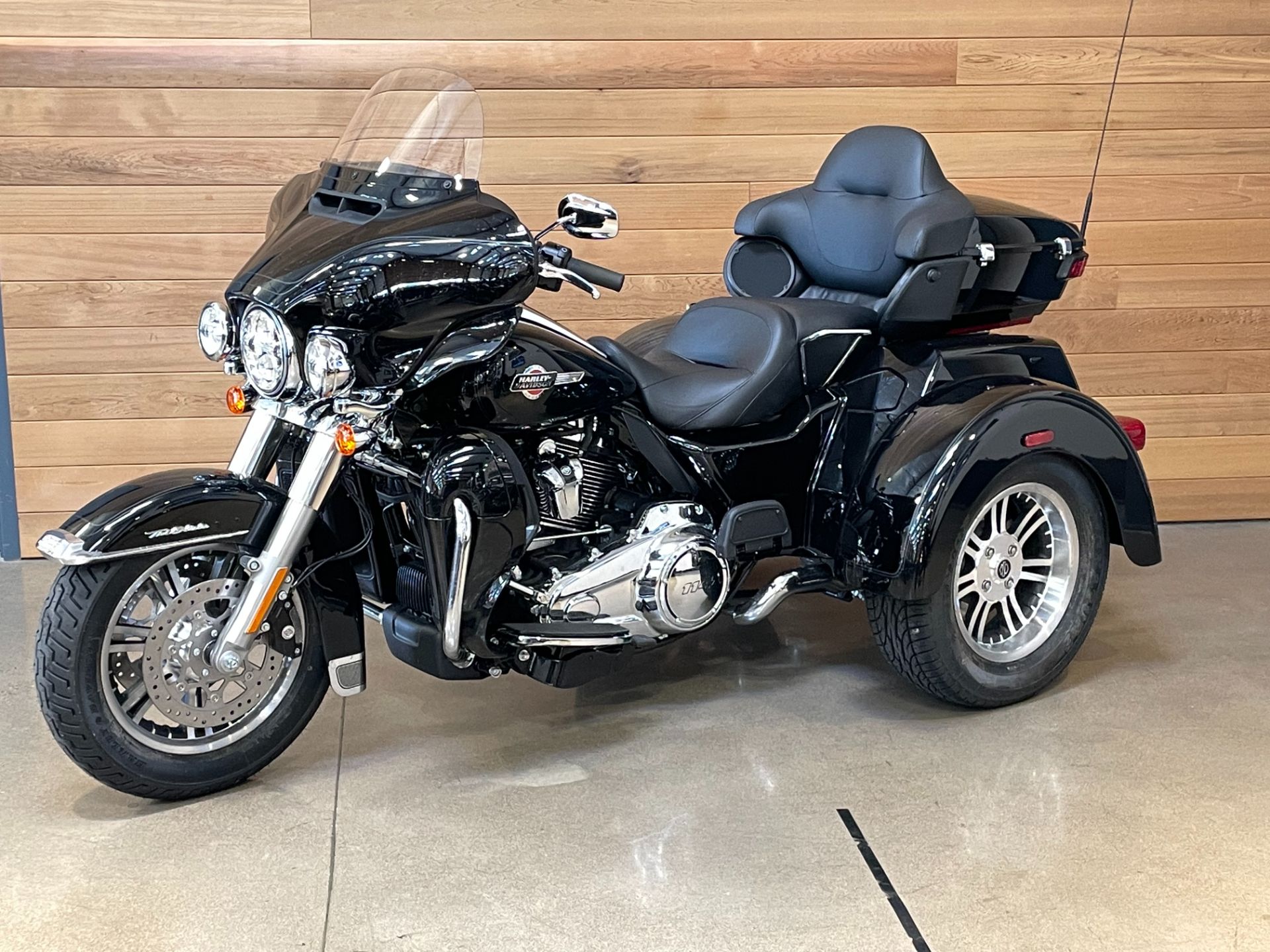 2024 Harley-Davidson Tri Glide® Ultra in Salem, Oregon - Photo 2