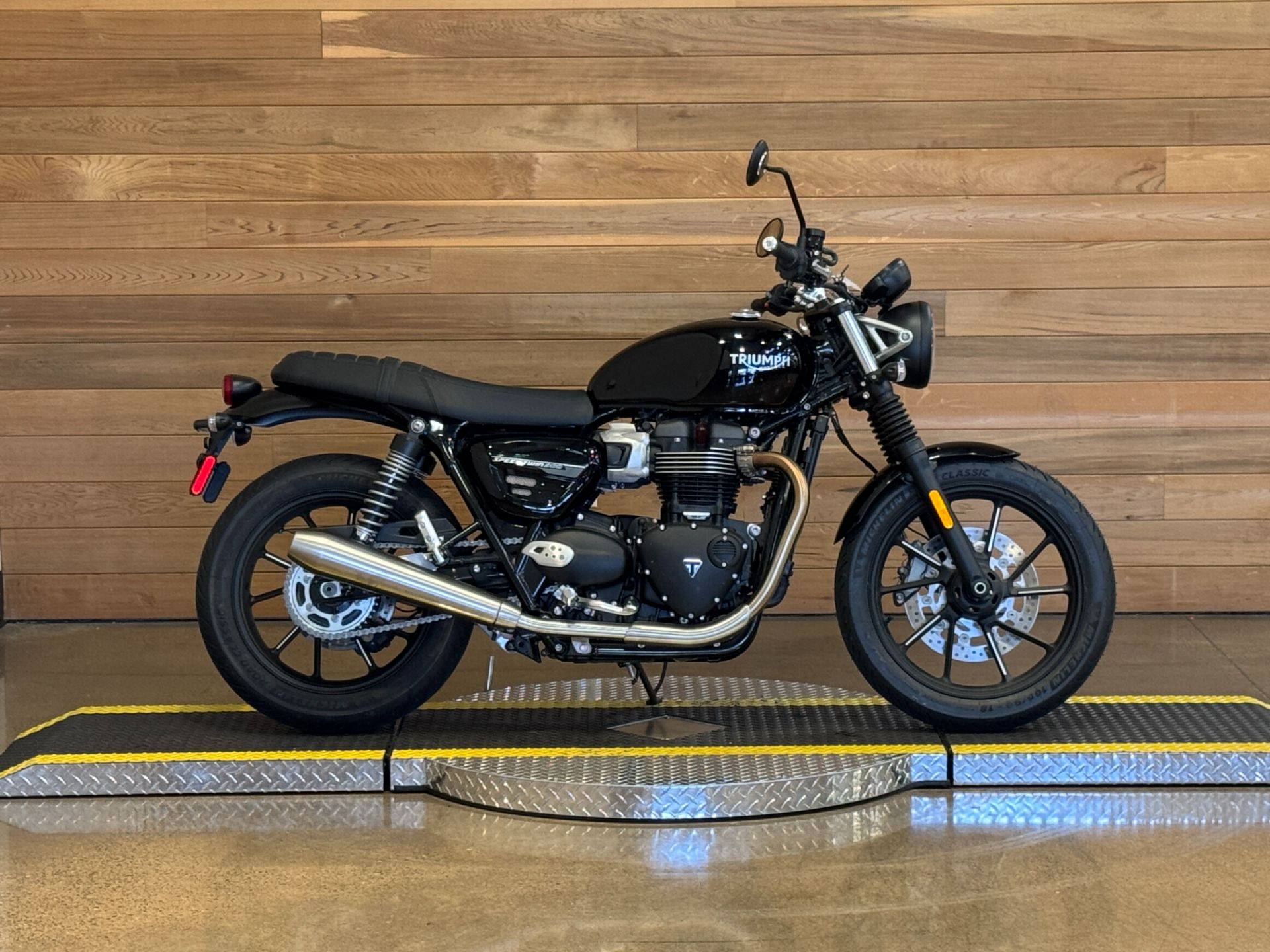 2023 Triumph Speed Twin 900 in Salem, Oregon - Photo 1