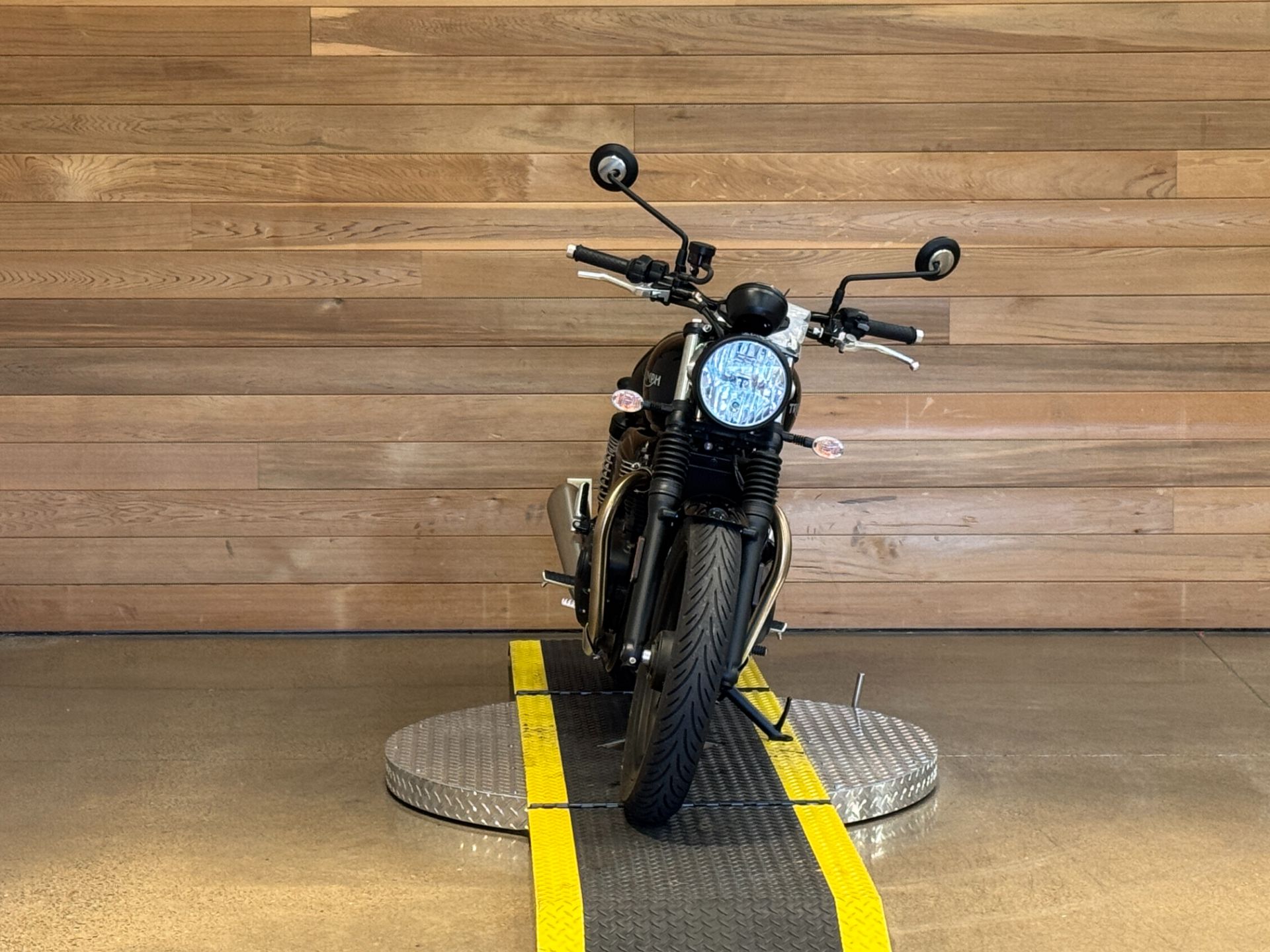 2023 Triumph Speed Twin 900 in Salem, Oregon - Photo 3