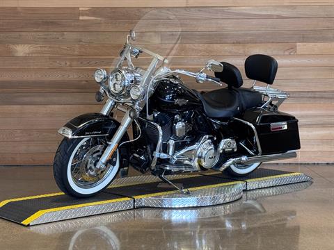2012 Harley-Davidson Road King® Classic in Salem, Oregon - Photo 4