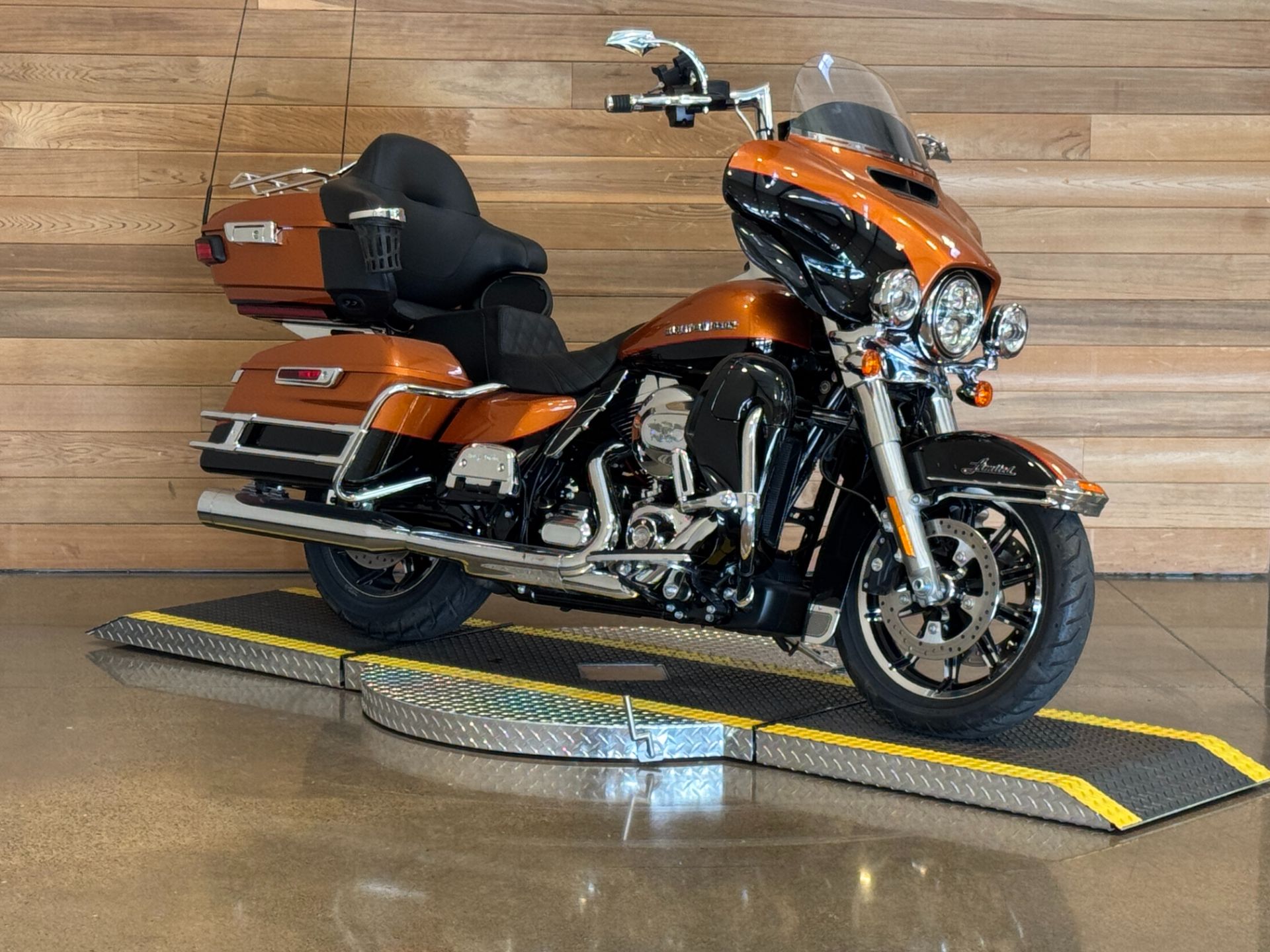 2014 Harley-Davidson Ultra Limited in Salem, Oregon - Photo 2