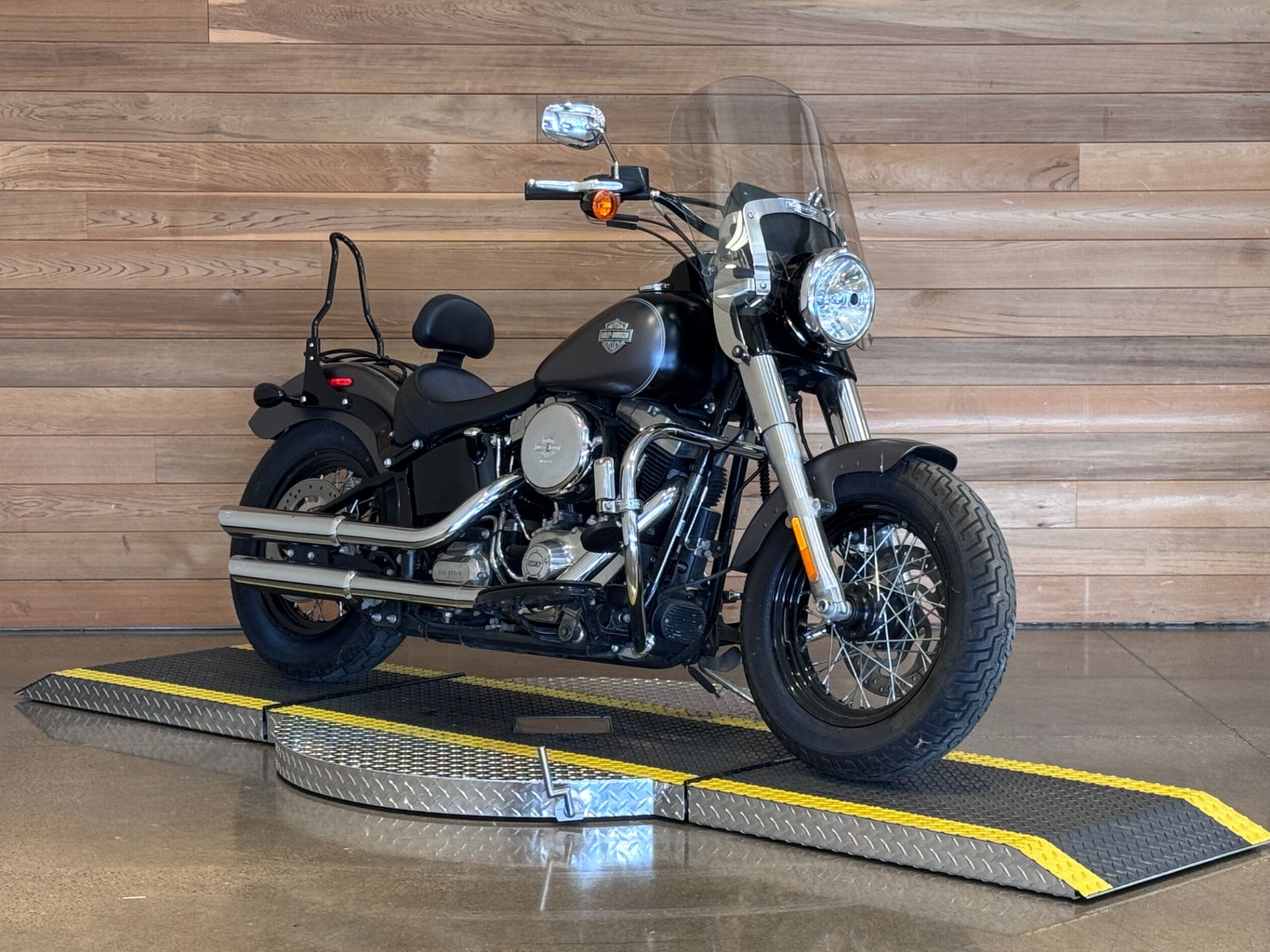 2015 Harley-Davidson Softail Slim® in Salem, Oregon - Photo 2