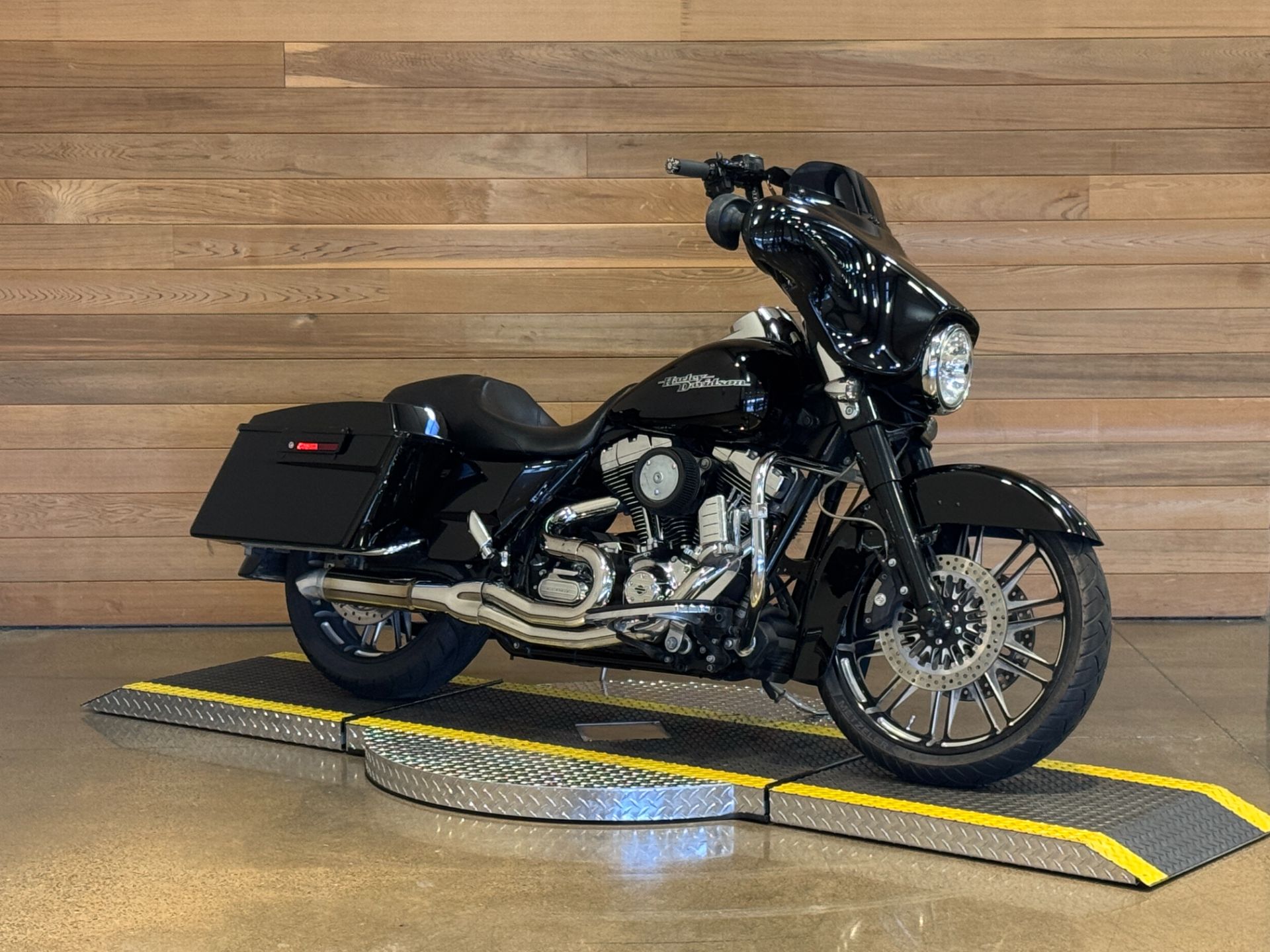 2013 Harley-Davidson Street Glide® in Salem, Oregon - Photo 2