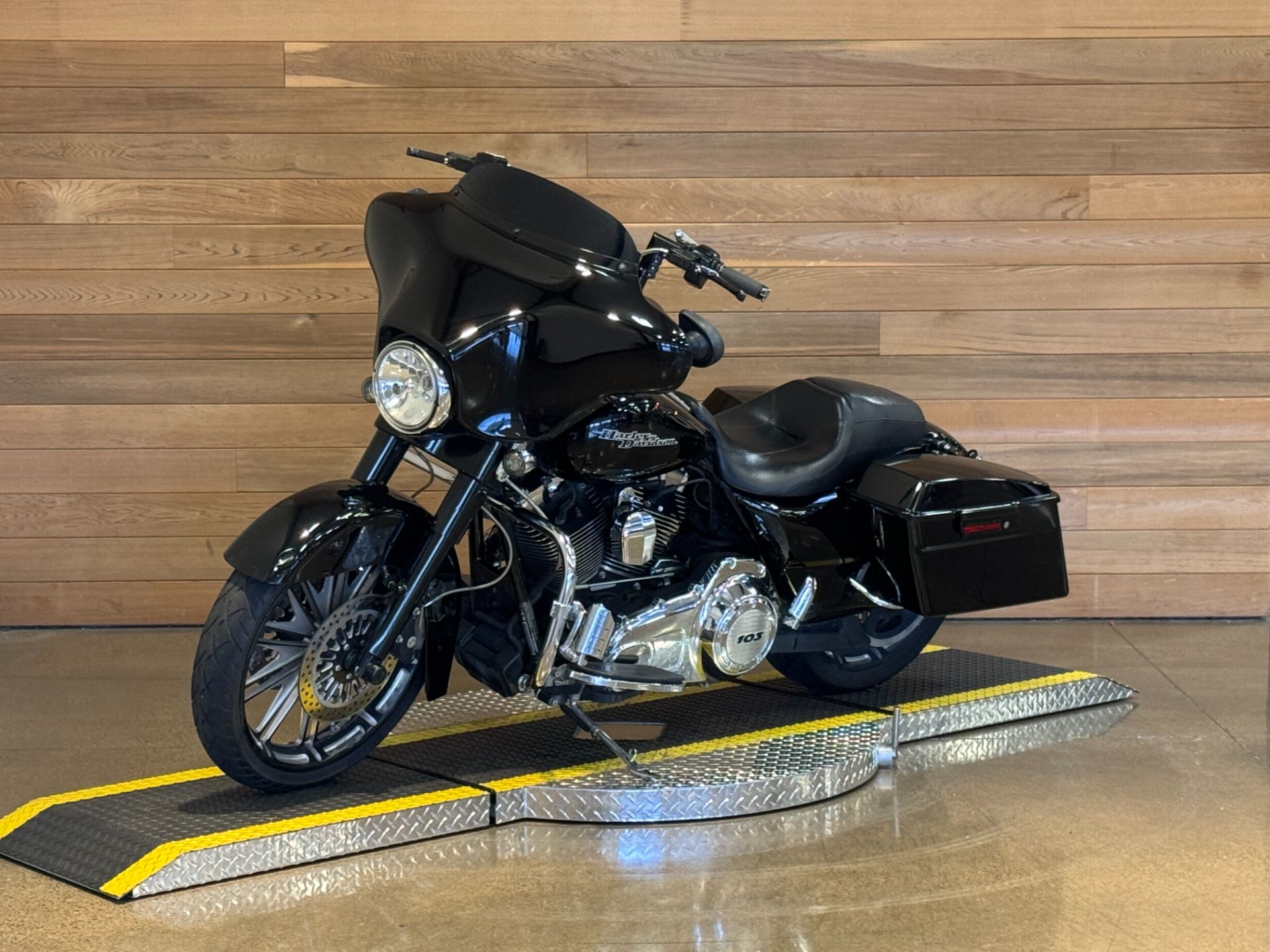 2013 Harley-Davidson Street Glide® in Salem, Oregon - Photo 4