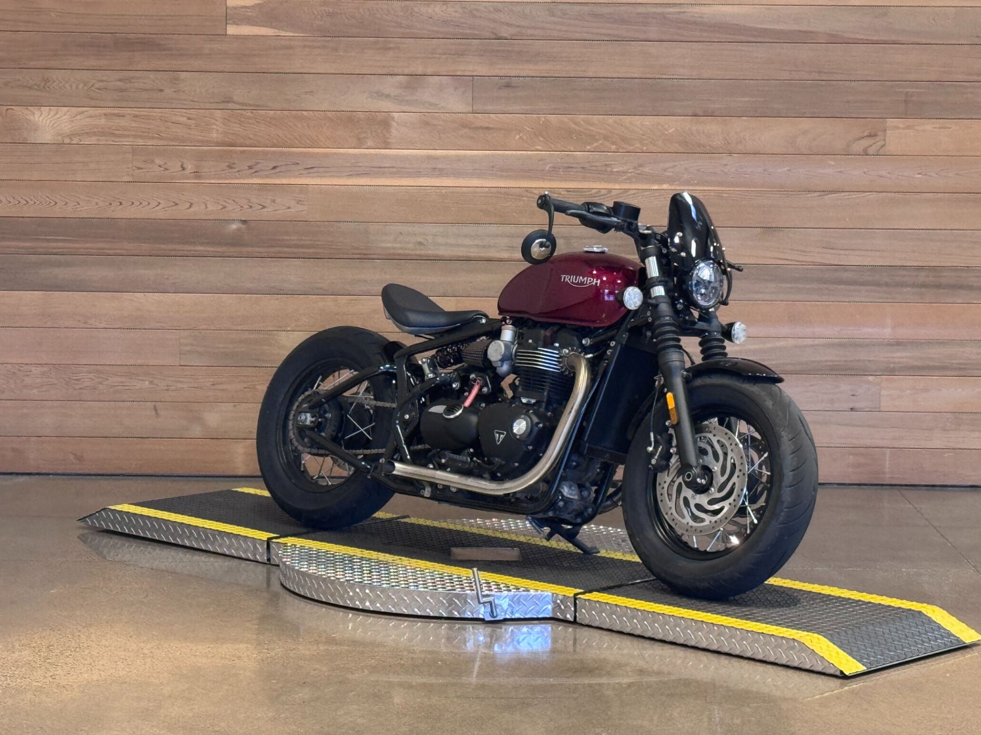 2022 Triumph Bonneville Bobber in Salem, Oregon - Photo 2